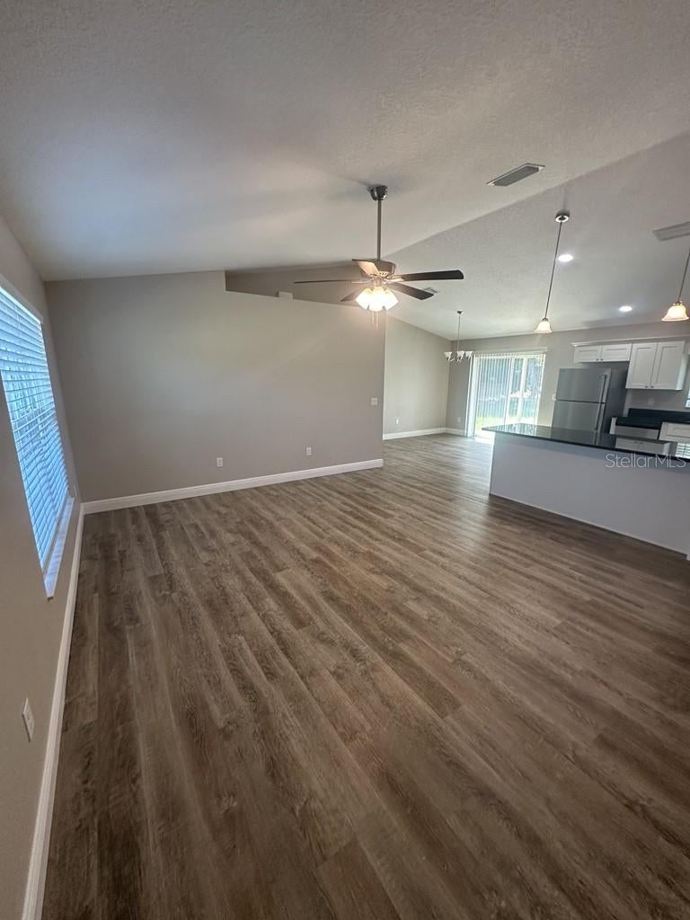 2854 W EDISON PLACE