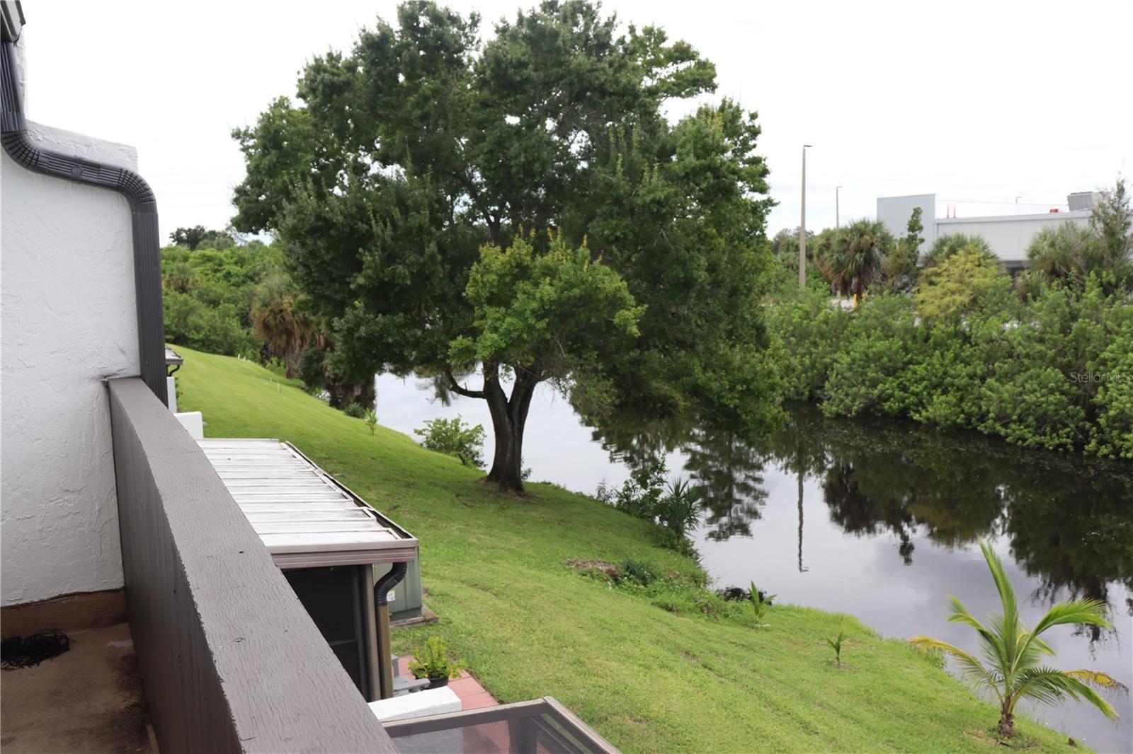AQUA GARDENS TWNHS BLDG E - Residential Lease