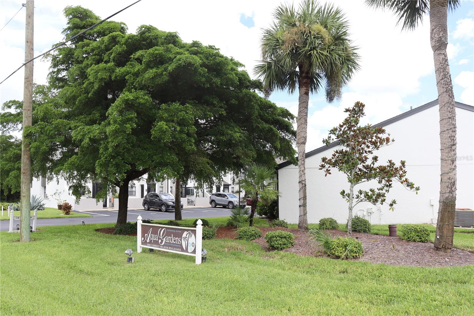 AQUA GARDENS TWNHS BLDG E - Residential Lease