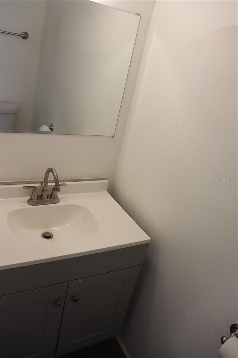 AQUA GARDENS TWNHS BLDG E - Residential Lease