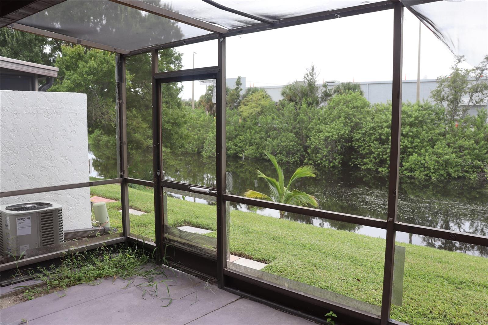 AQUA GARDENS TWNHS BLDG E - Residential Lease
