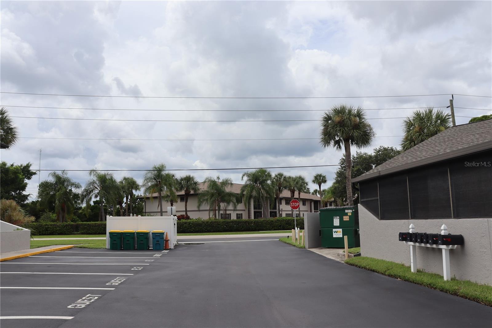 AQUA GARDENS TWNHS BLDG E - Residential Lease