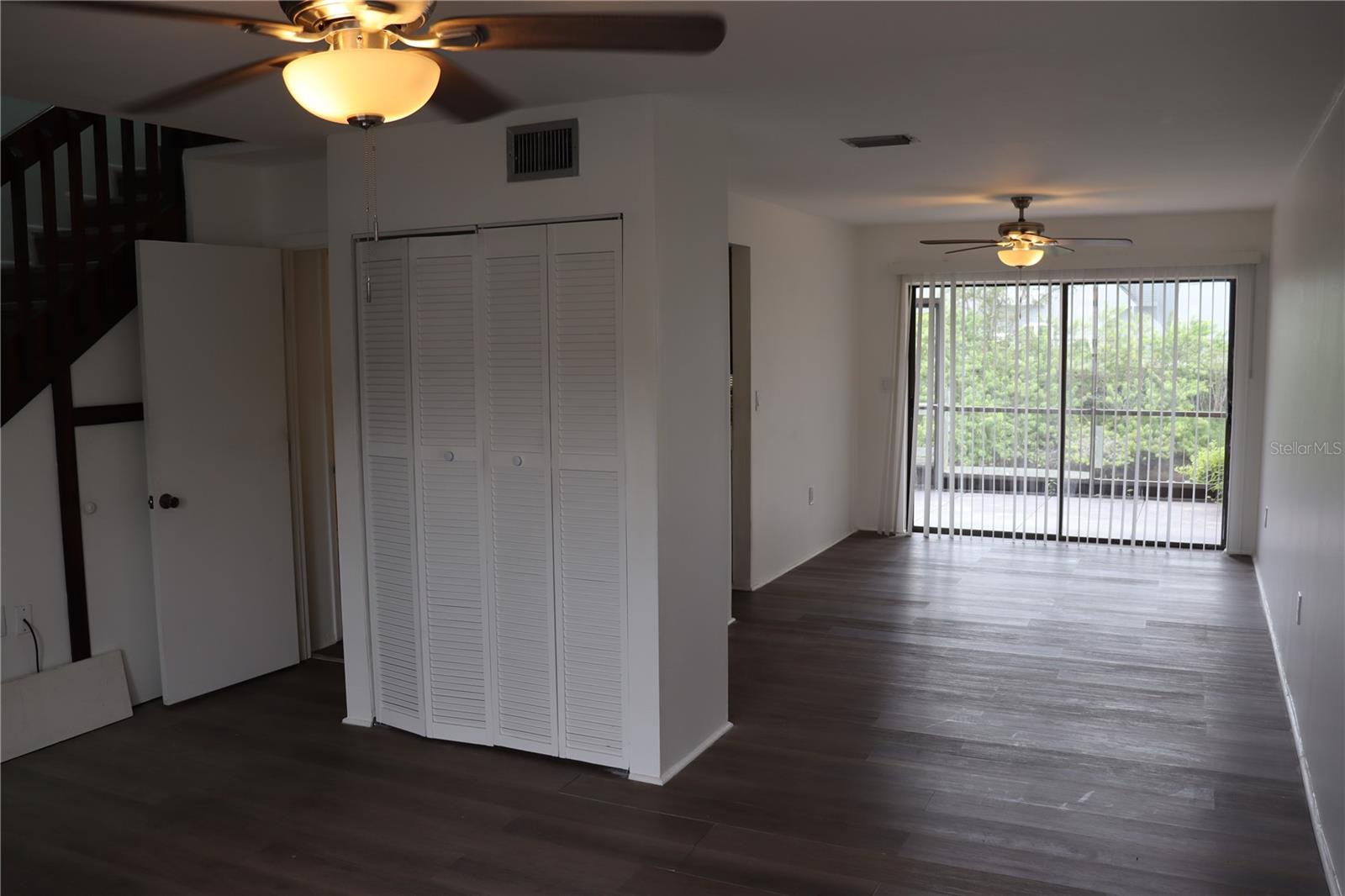 AQUA GARDENS TWNHS BLDG E - Residential Lease