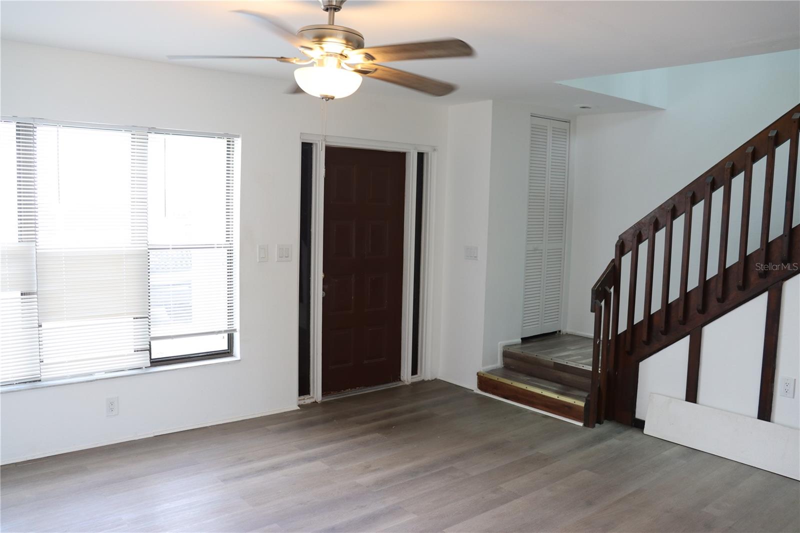 AQUA GARDENS TWNHS BLDG E - Residential Lease
