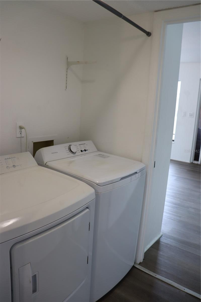 AQUA GARDENS TWNHS BLDG E - Residential Lease