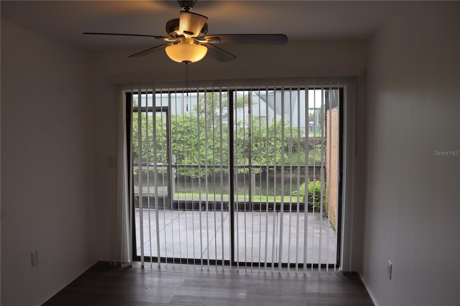 AQUA GARDENS TWNHS BLDG E - Residential Lease