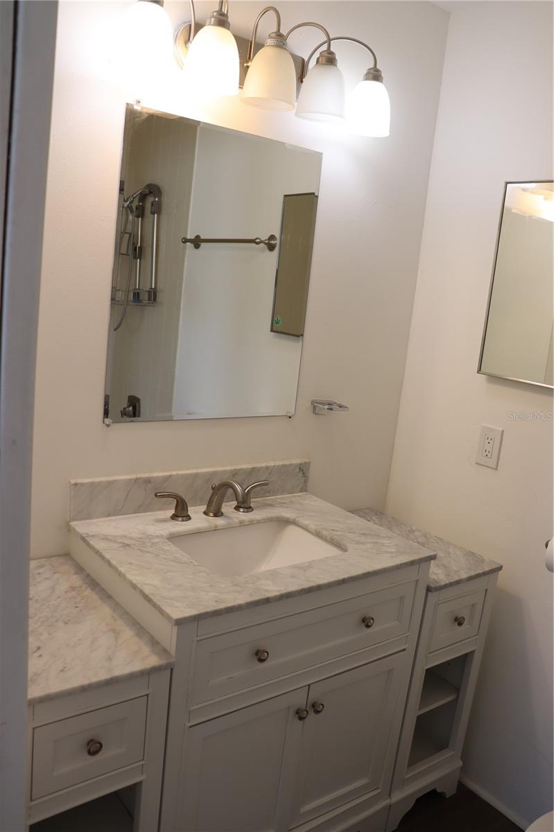 AQUA GARDENS TWNHS BLDG E - Residential Lease