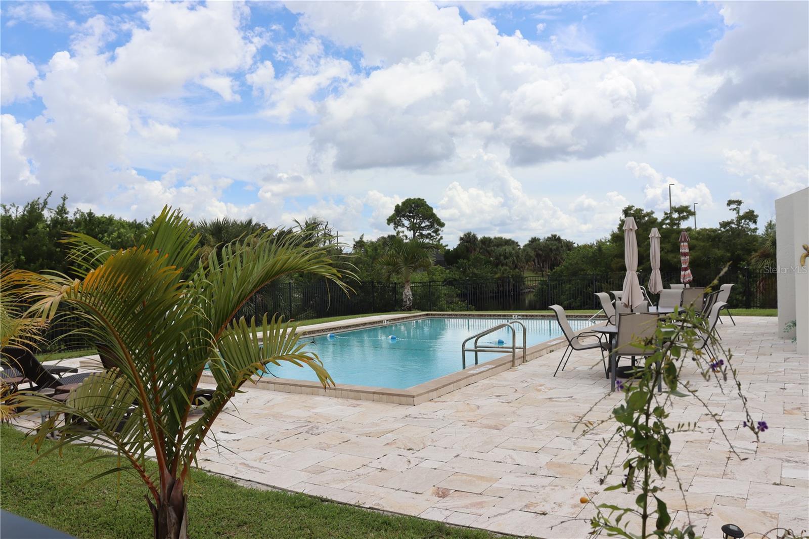 AQUA GARDENS TWNHS BLDG E - Residential Lease