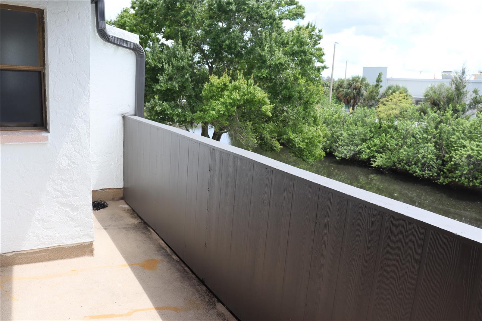 AQUA GARDENS TWNHS BLDG E - Residential Lease