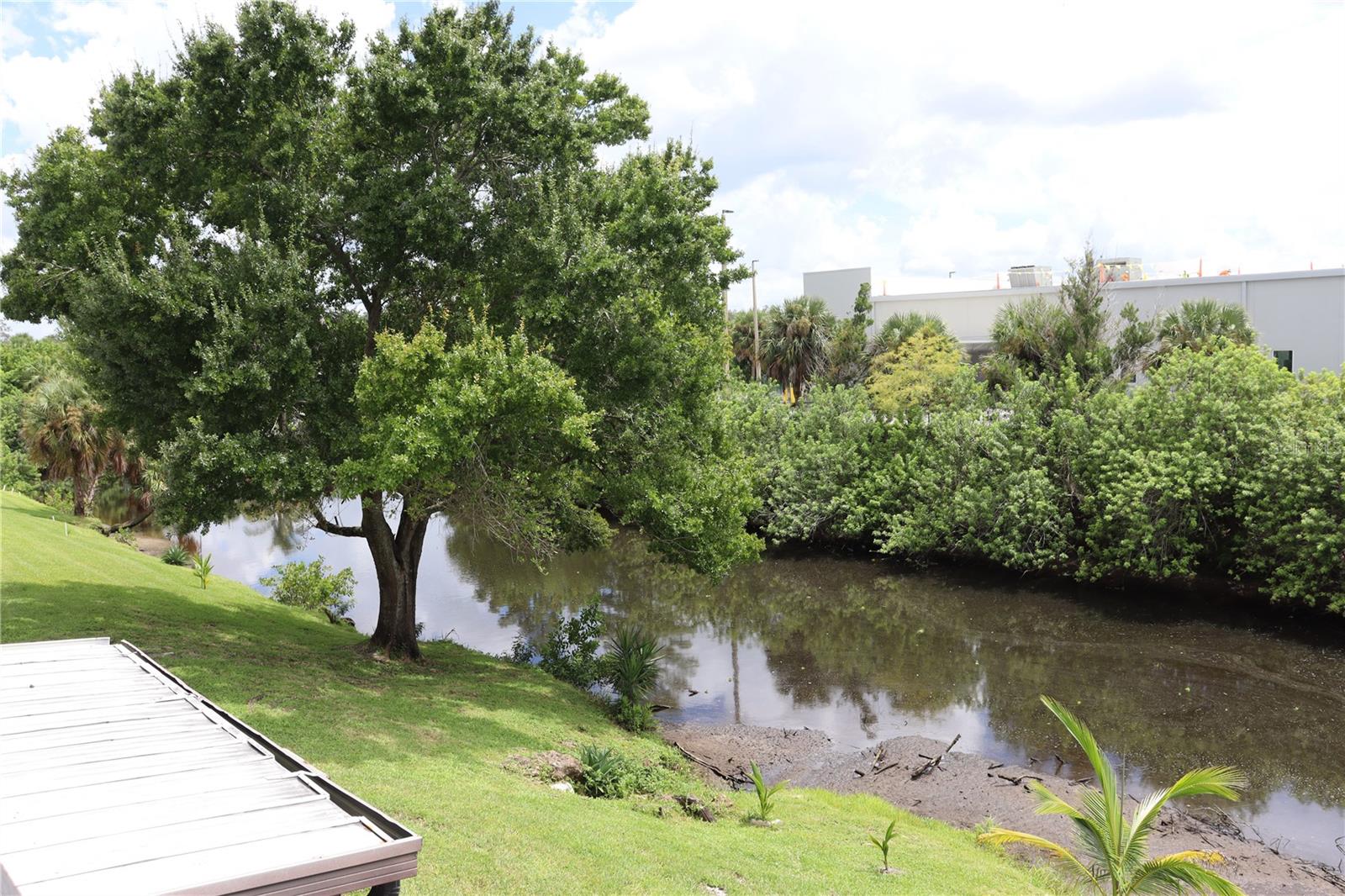 AQUA GARDENS TWNHS BLDG E - Residential Lease