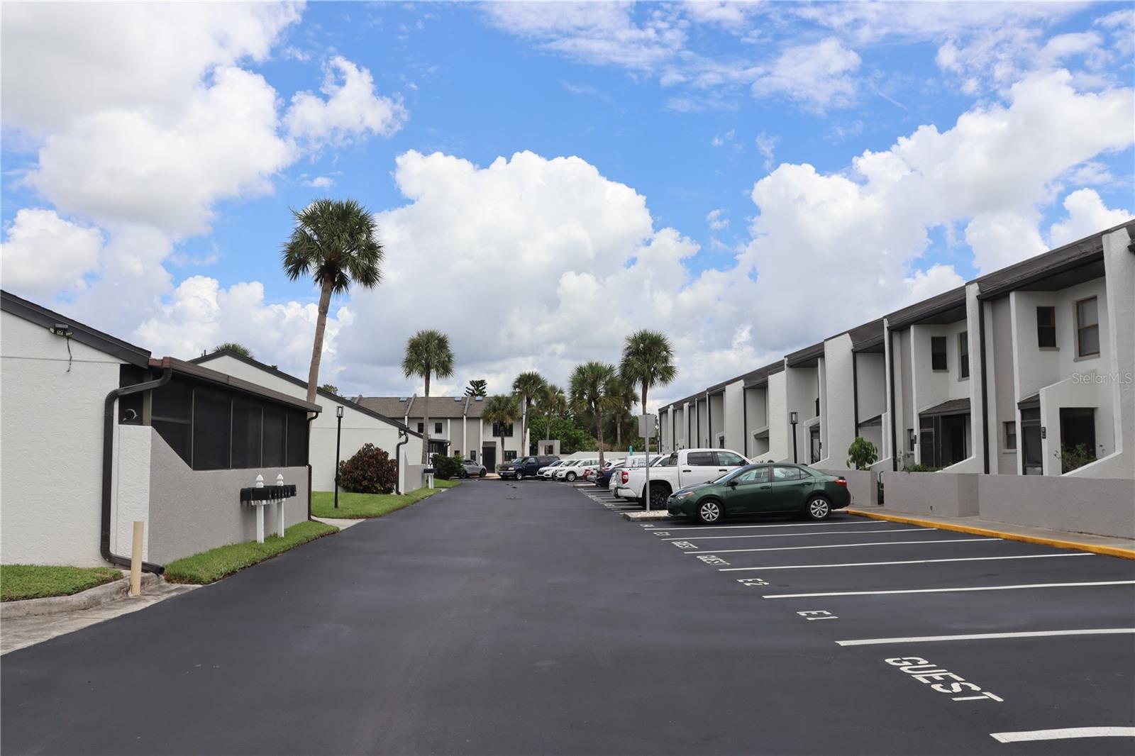 AQUA GARDENS TWNHS BLDG E - Residential Lease