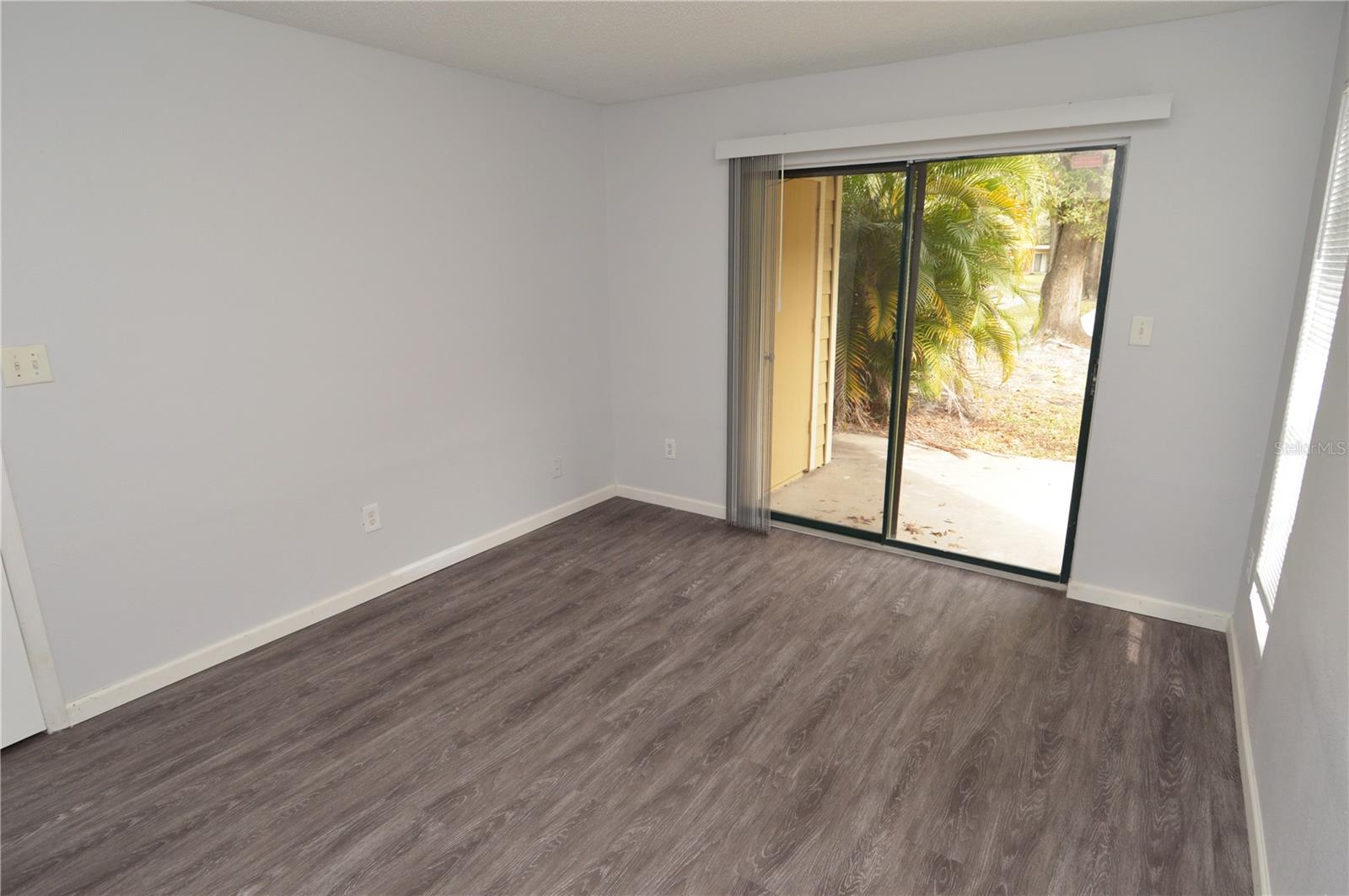 THE GRAND RESERVE CONDO - Residential Lease