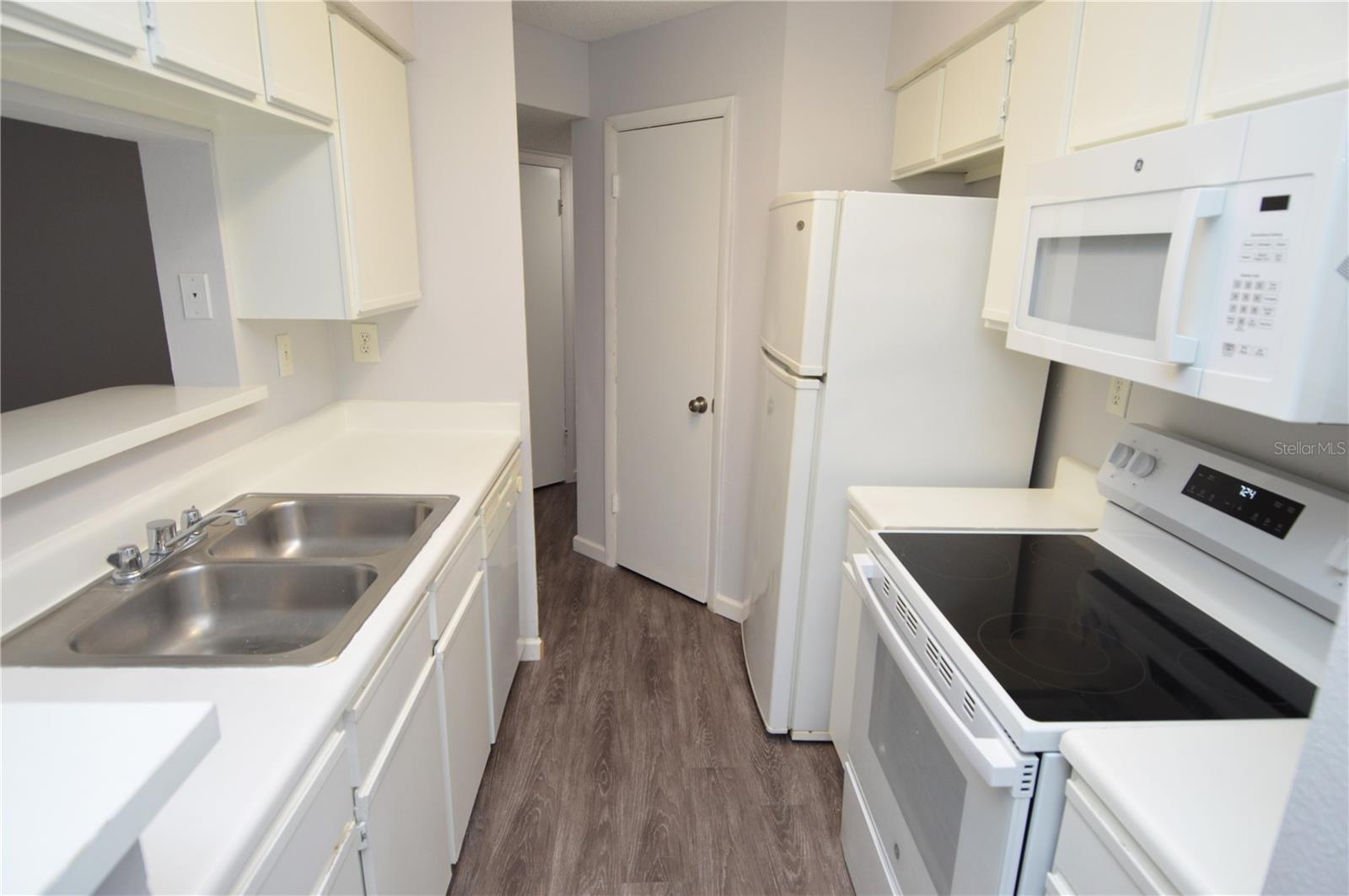 THE GRAND RESERVE CONDO - Residential Lease