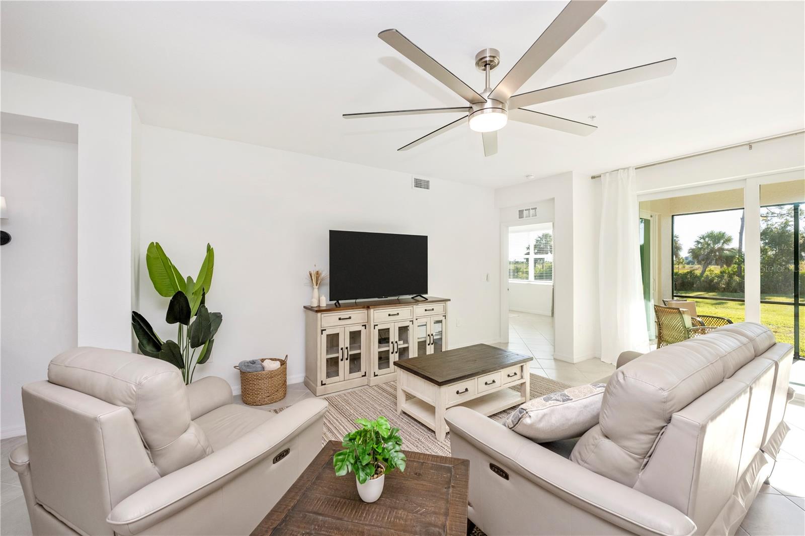 WELLEN PARK GOLF & COUNTRY CLUB - Residential Lease