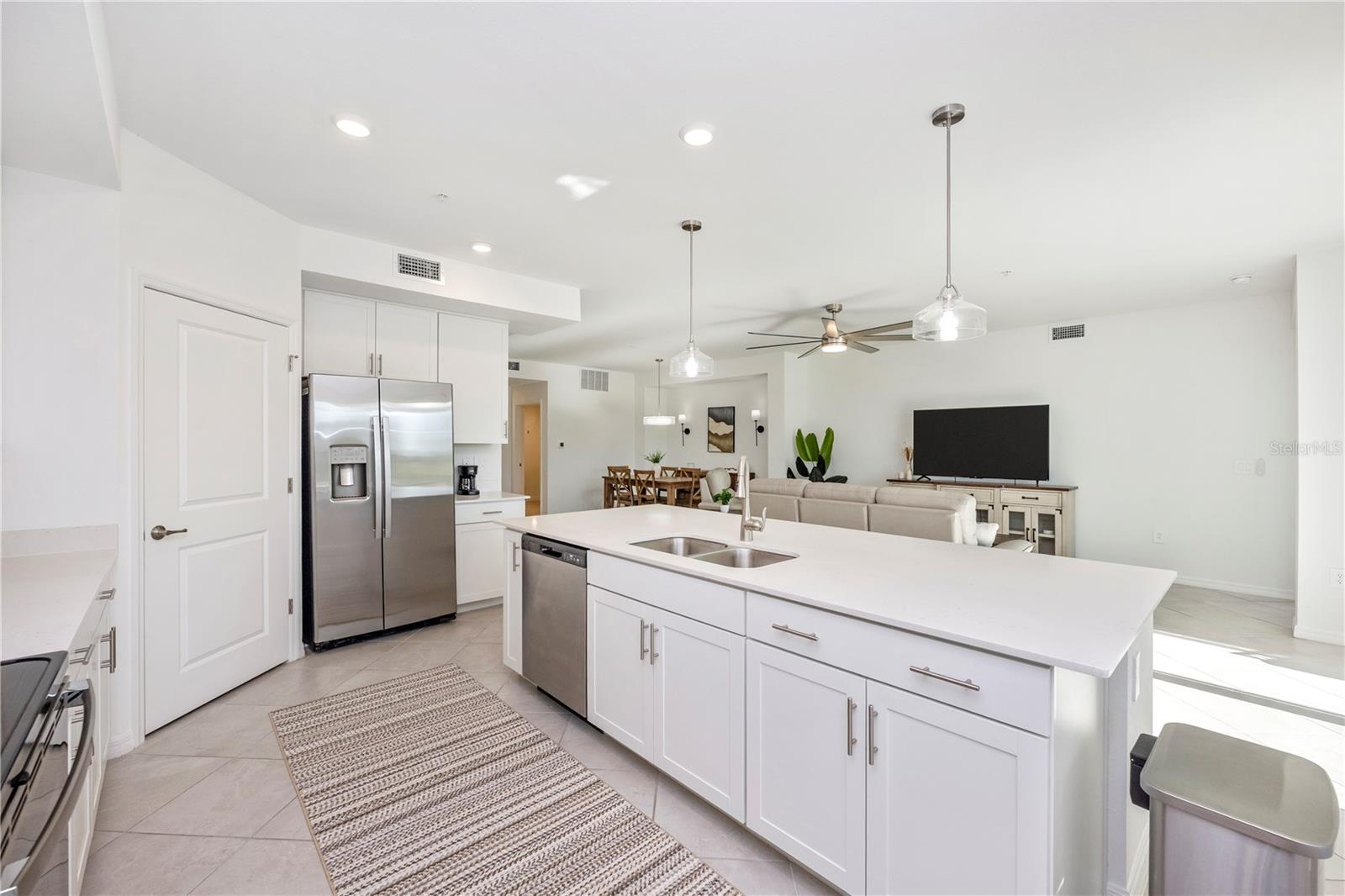 WELLEN PARK GOLF & COUNTRY CLUB - Residential Lease