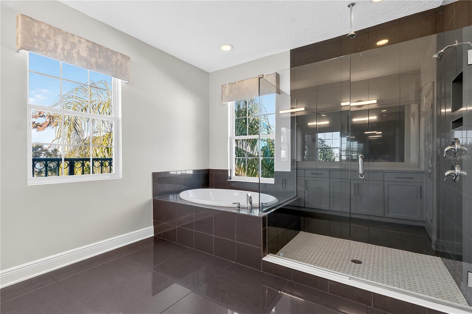 HICKORY HAMMOCK EMERALD POINTE - Residential