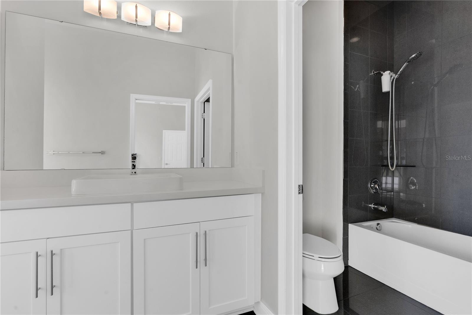 HICKORY HAMMOCK EMERALD POINTE - Residential