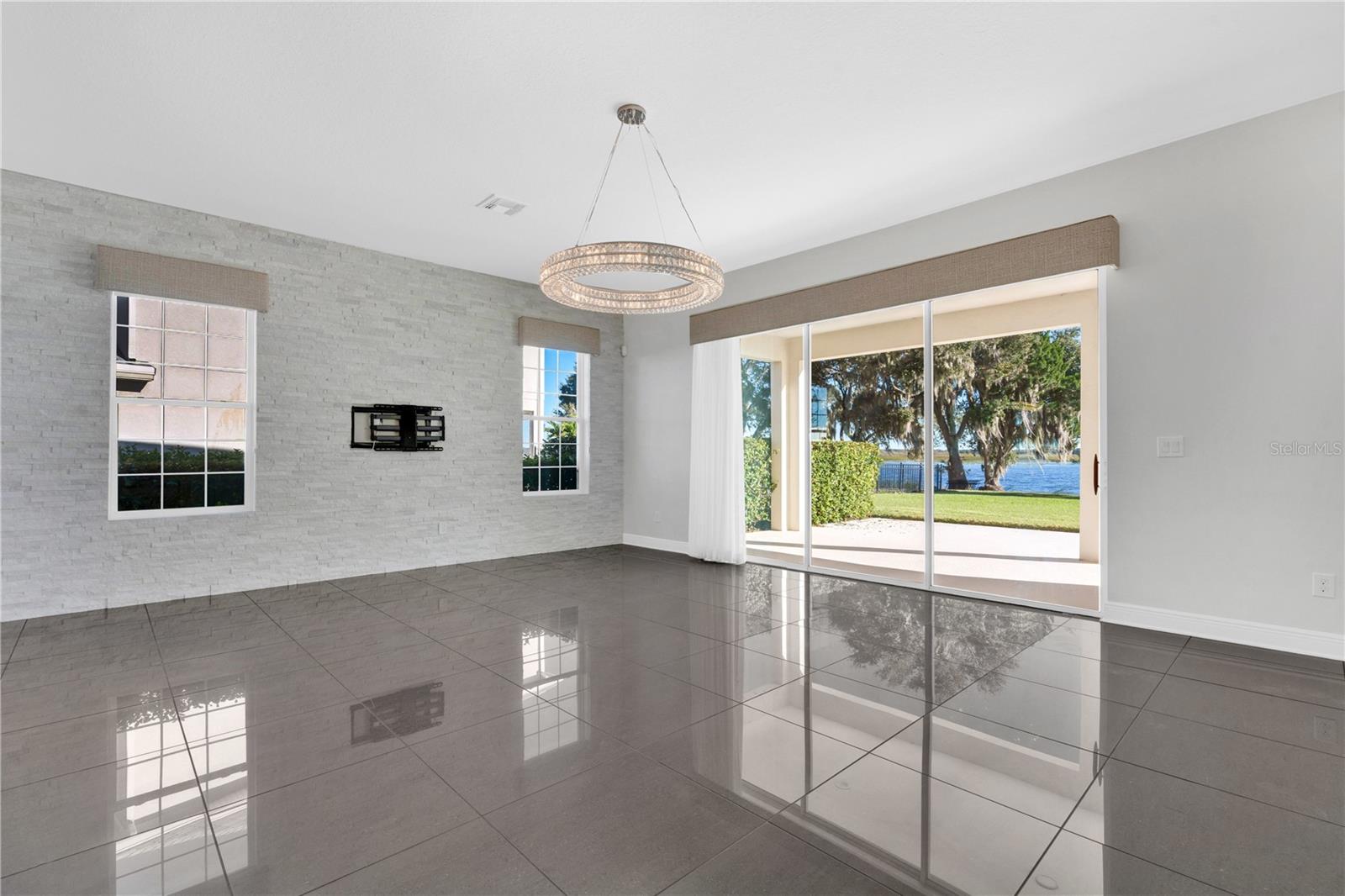 HICKORY HAMMOCK EMERALD POINTE - Residential