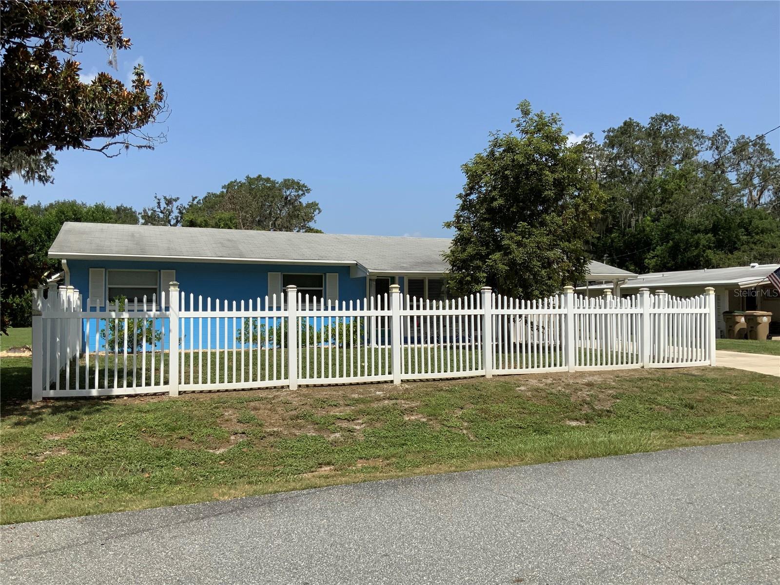 431 BELLE AYRE DRIVE