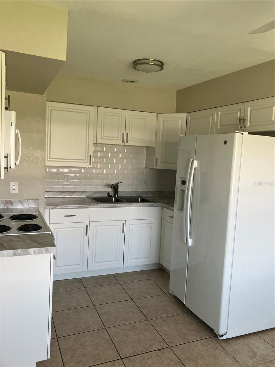 PORT CHARLOTTE SUB 03 - Residential Lease