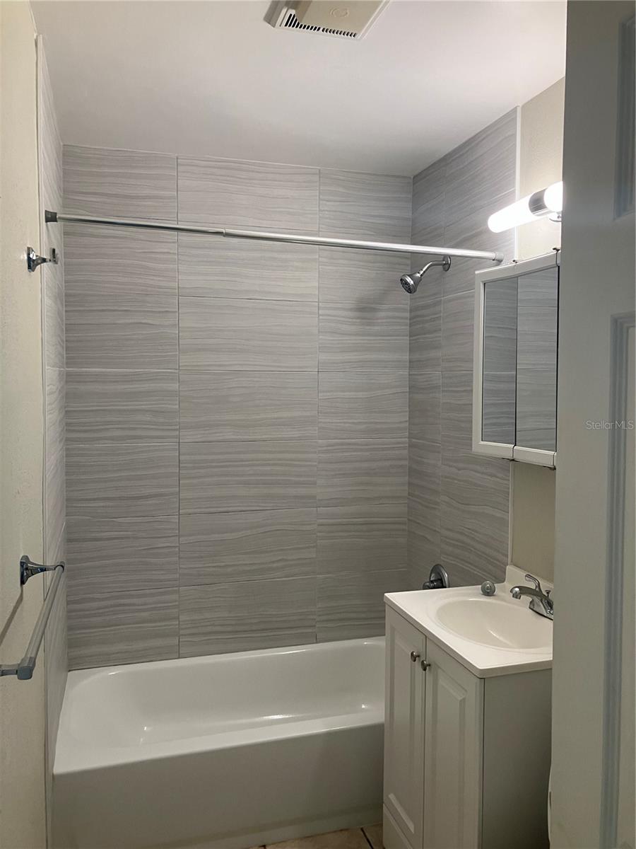 PORT CHARLOTTE SUB 03 - Residential Lease