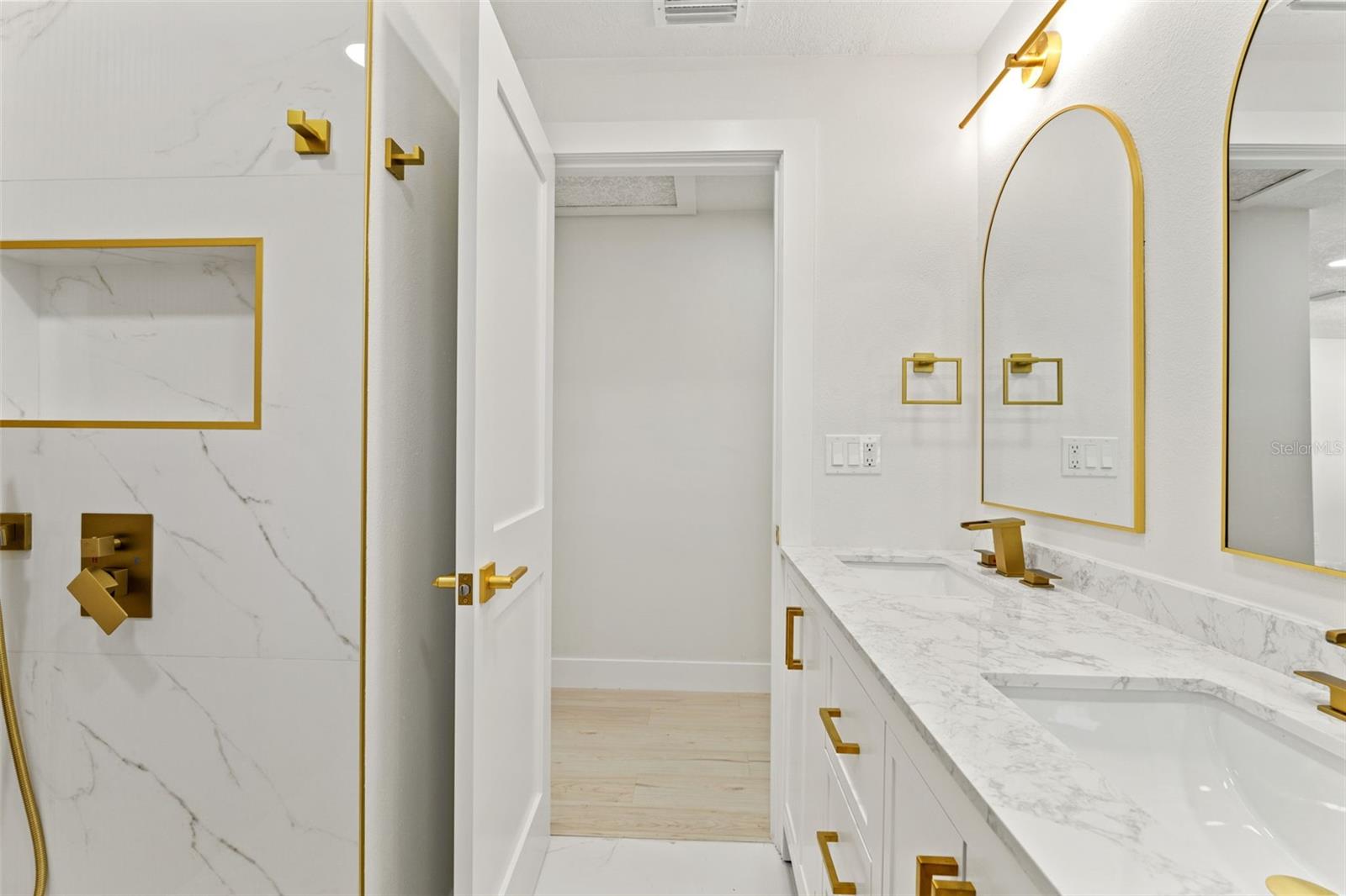 SUNNY PARK GROVES - Residential