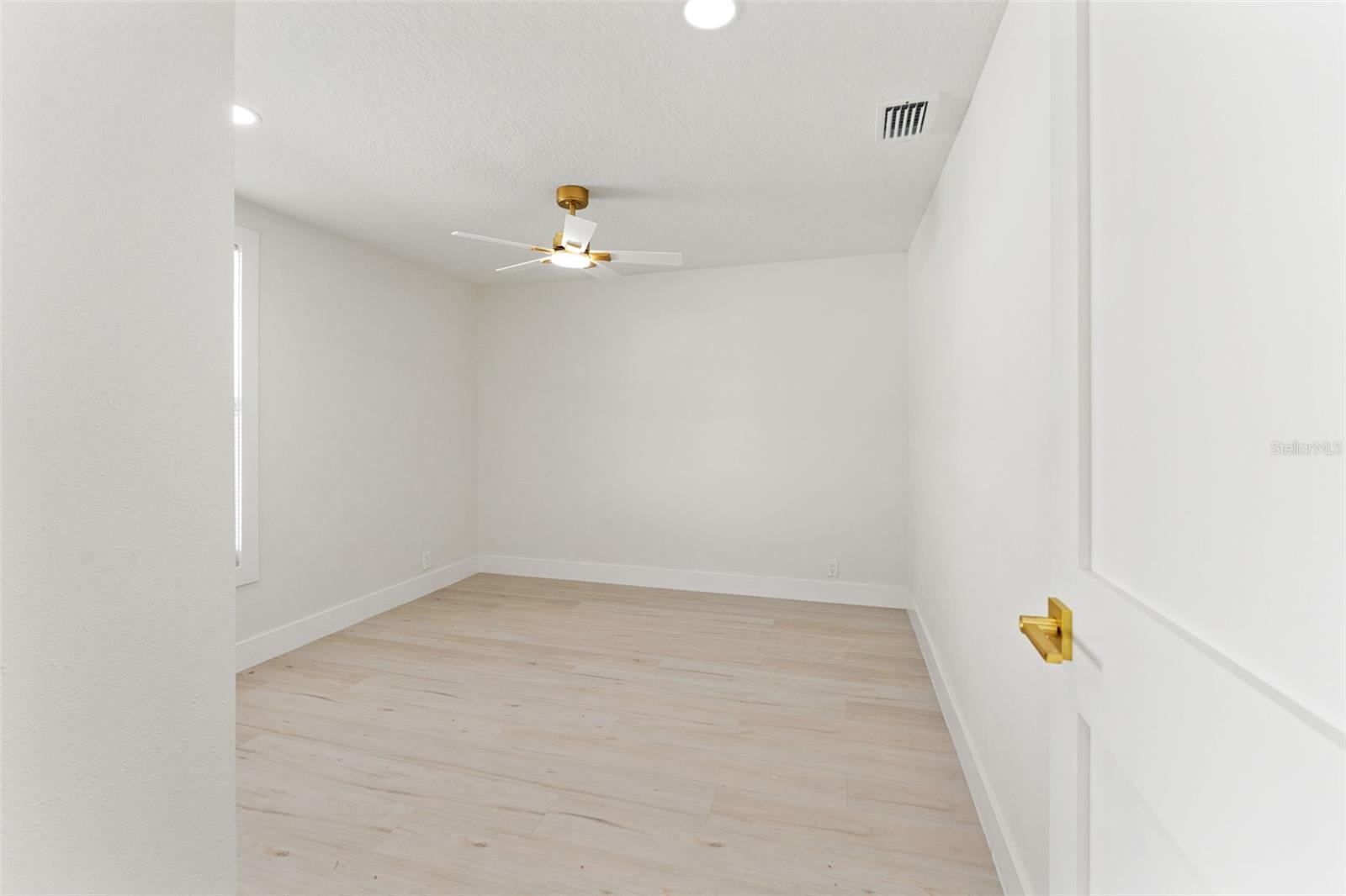 SUNNY PARK GROVES - Residential