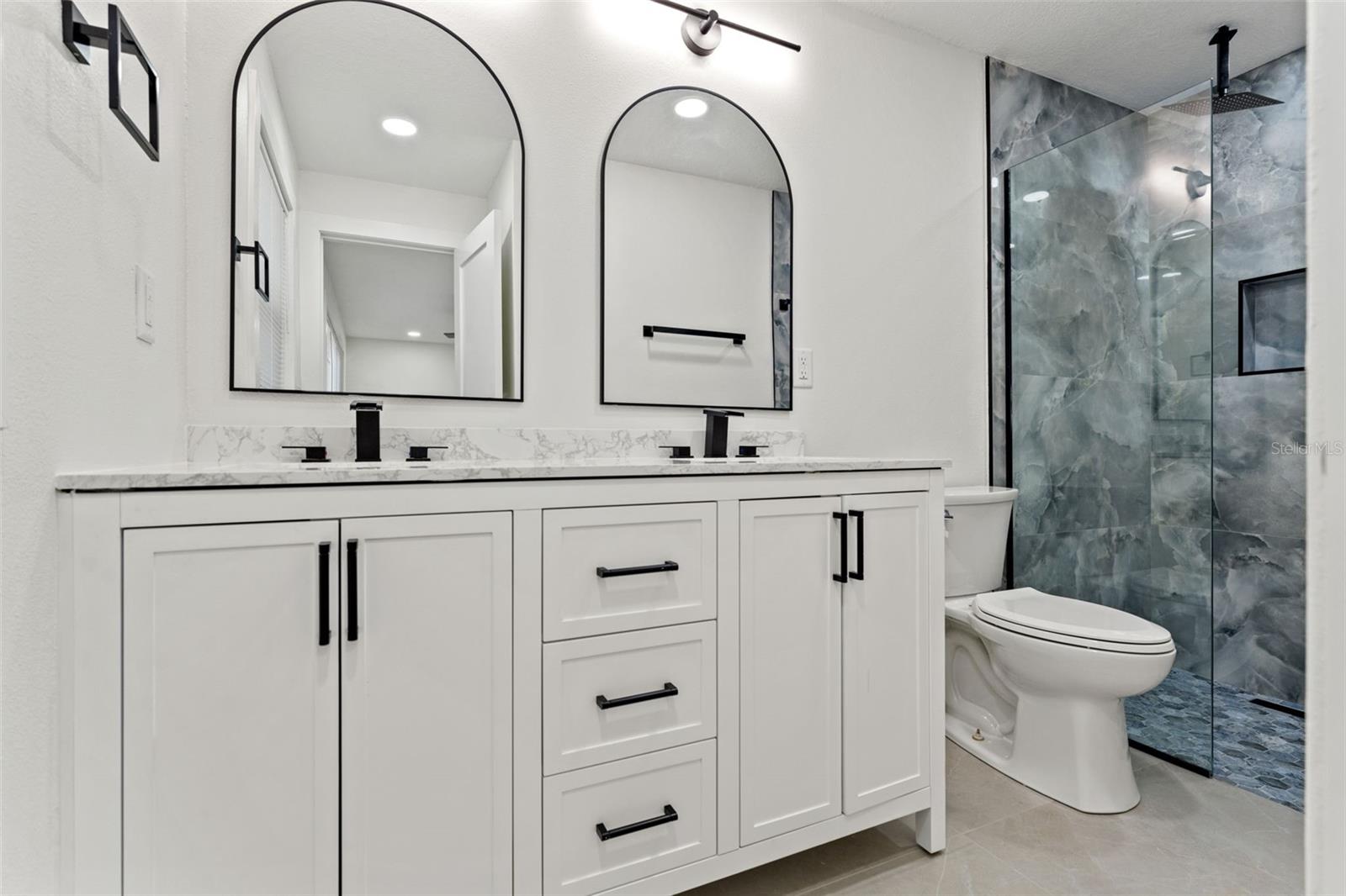 SUNNY PARK GROVES - Residential