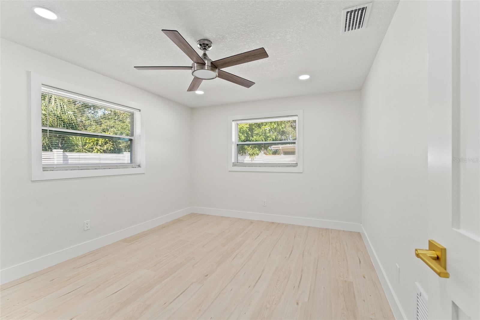 SUNNY PARK GROVES - Residential