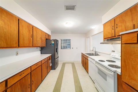 Tiny photo for 35237 Mulholland Drive, Fruitland Park, FL 34731 (MLS # G5113977)
