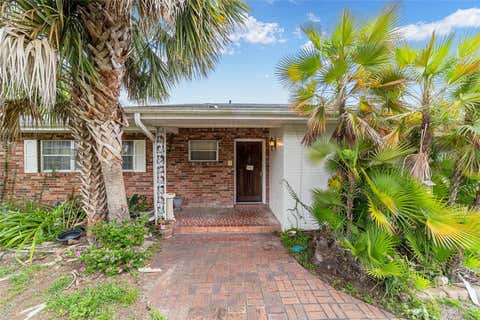 Tiny photo for 35237 Mulholland Drive, Fruitland Park, FL 34731 (MLS # G5113977)