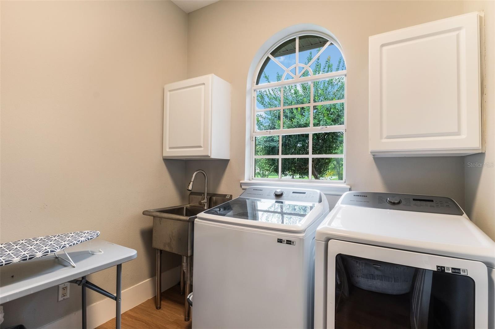 ISLES WINDERMERE - Residential