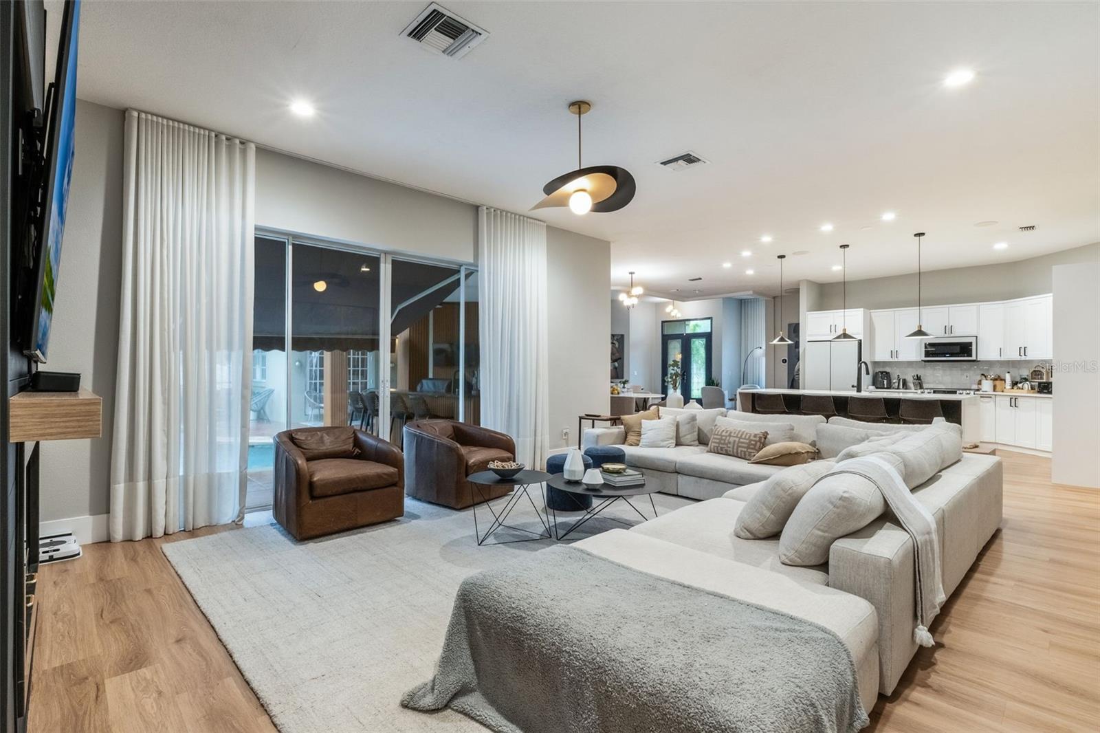 ISLES WINDERMERE - Residential