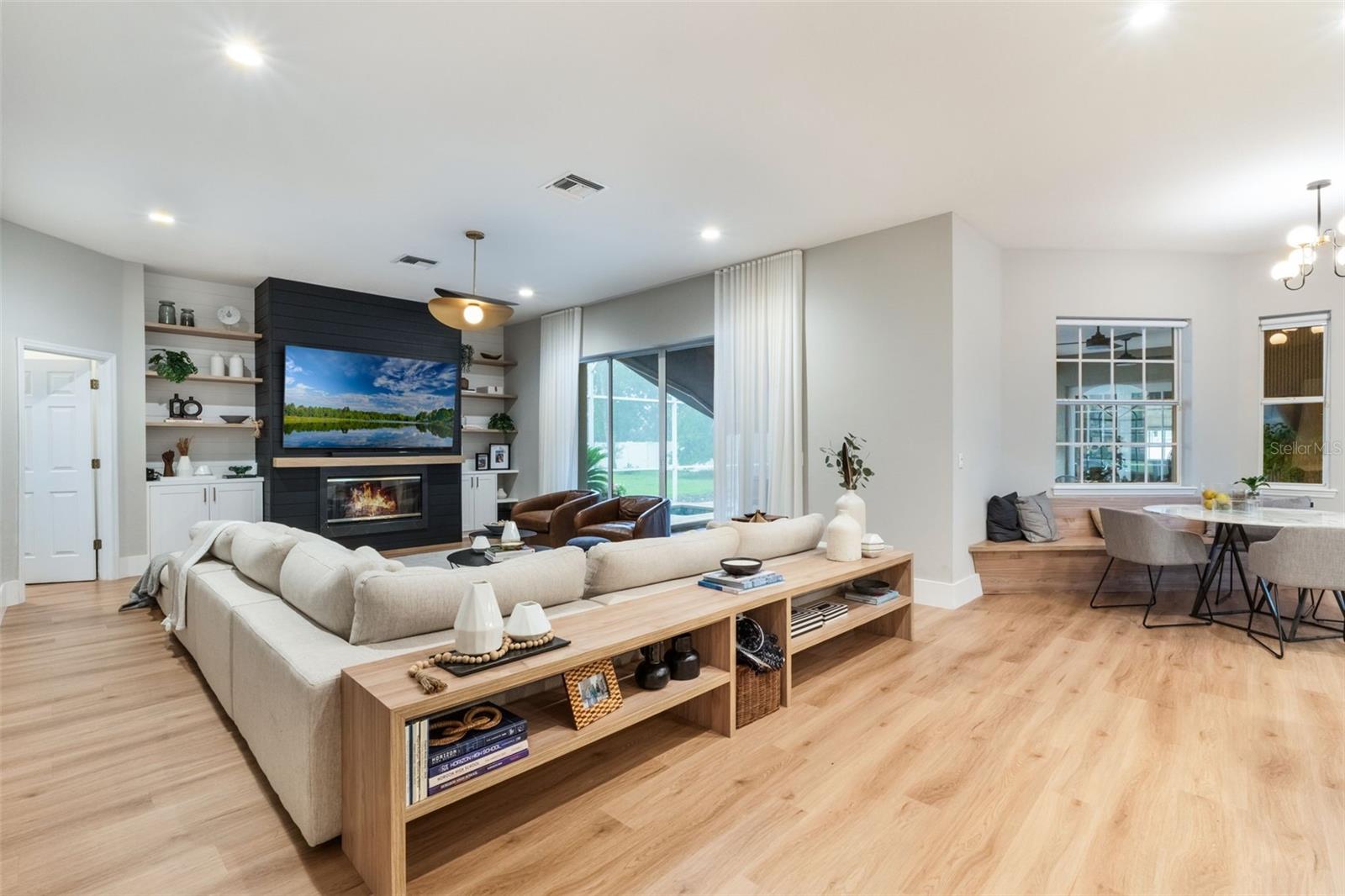 ISLES WINDERMERE - Residential