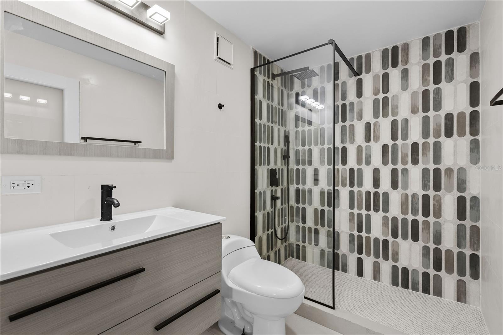 SANTURCE - Residential Lease