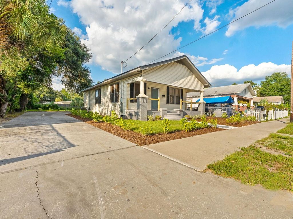 Photo of 1514 E 26th Avenue, Tampa, FL 33605 (MLS # TB8431667)
