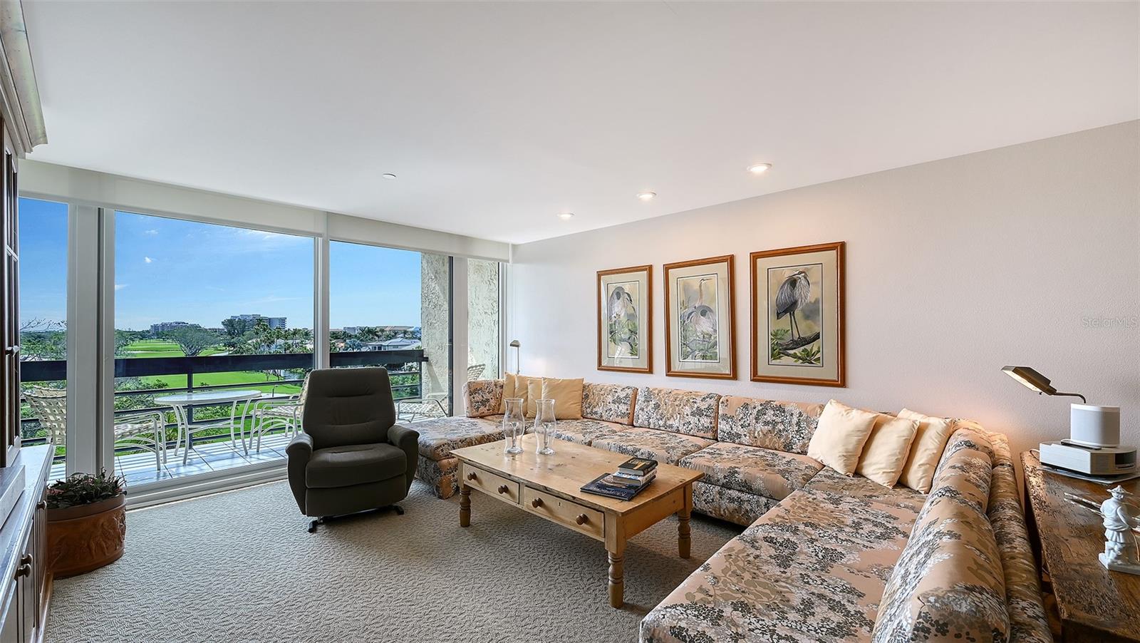 BEACHPLACE III - Residential