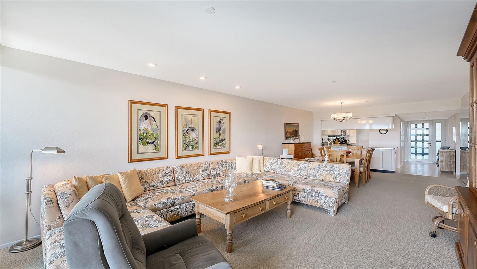 BEACHPLACE III - Residential