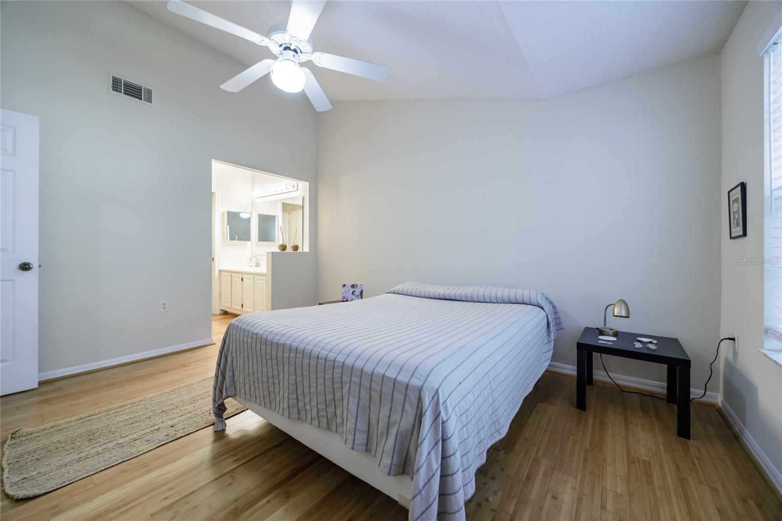 THE LINKS - Residential