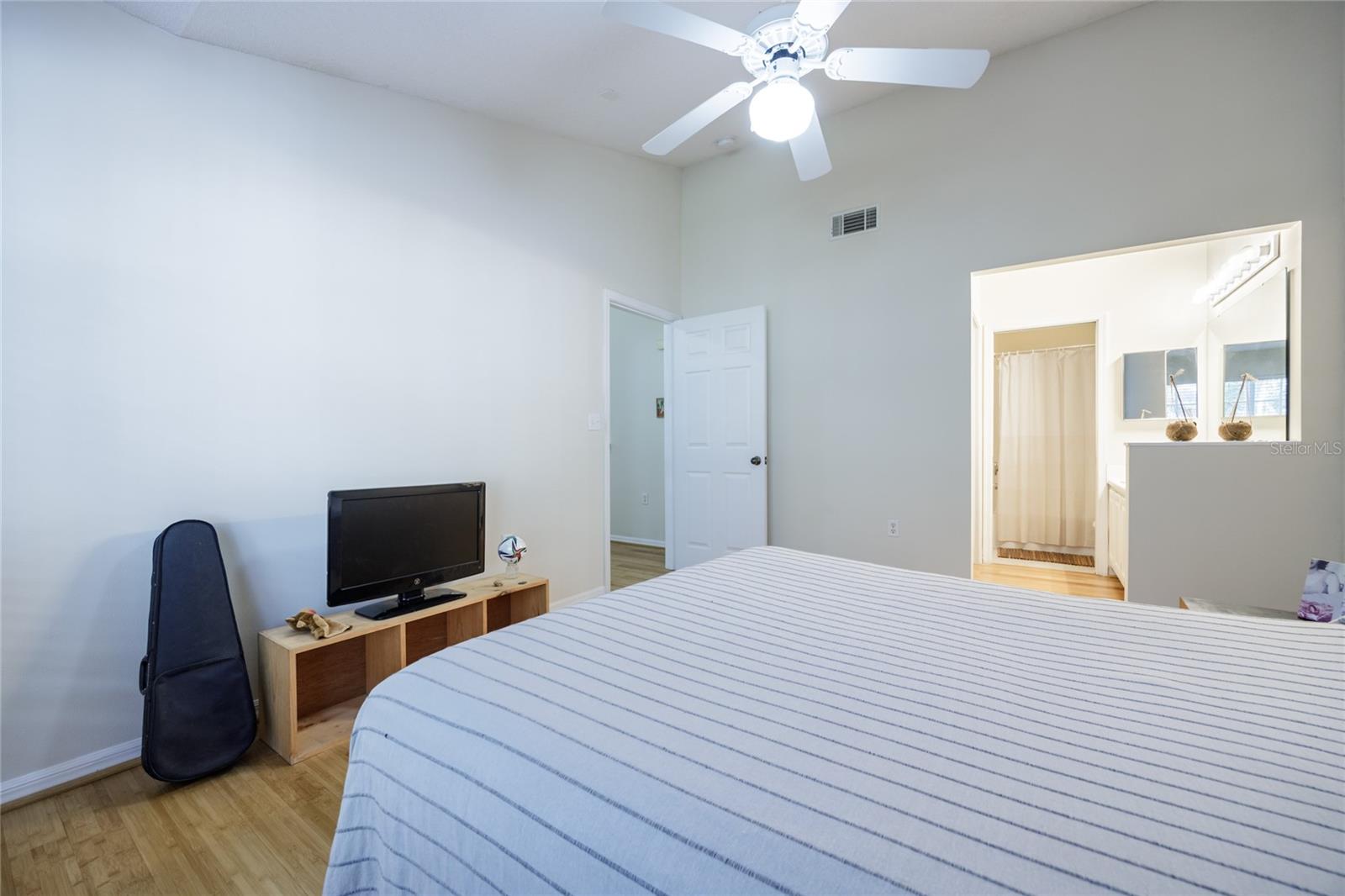 THE LINKS - Residential