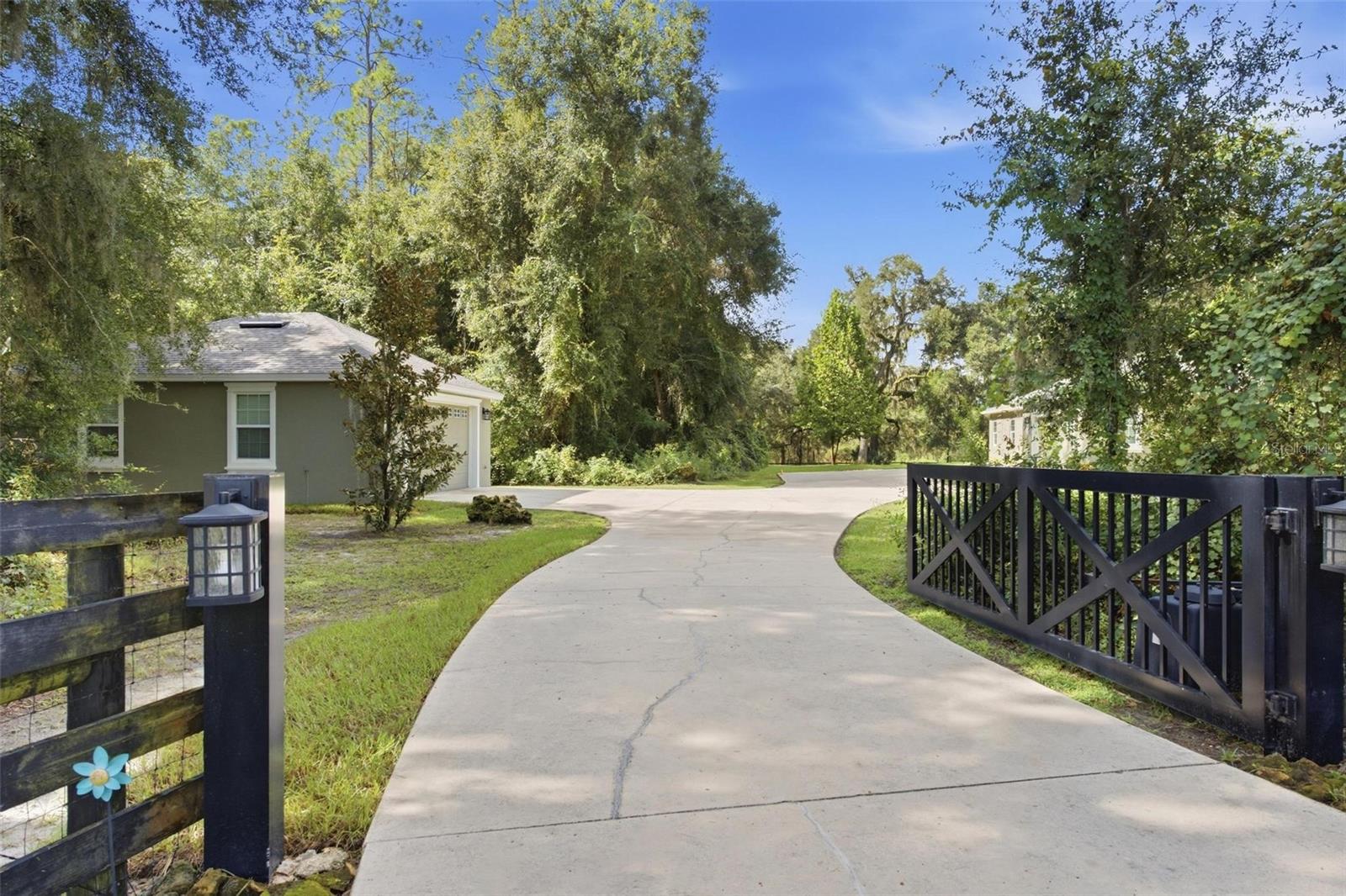 10594 NE 104TH CIRCLE