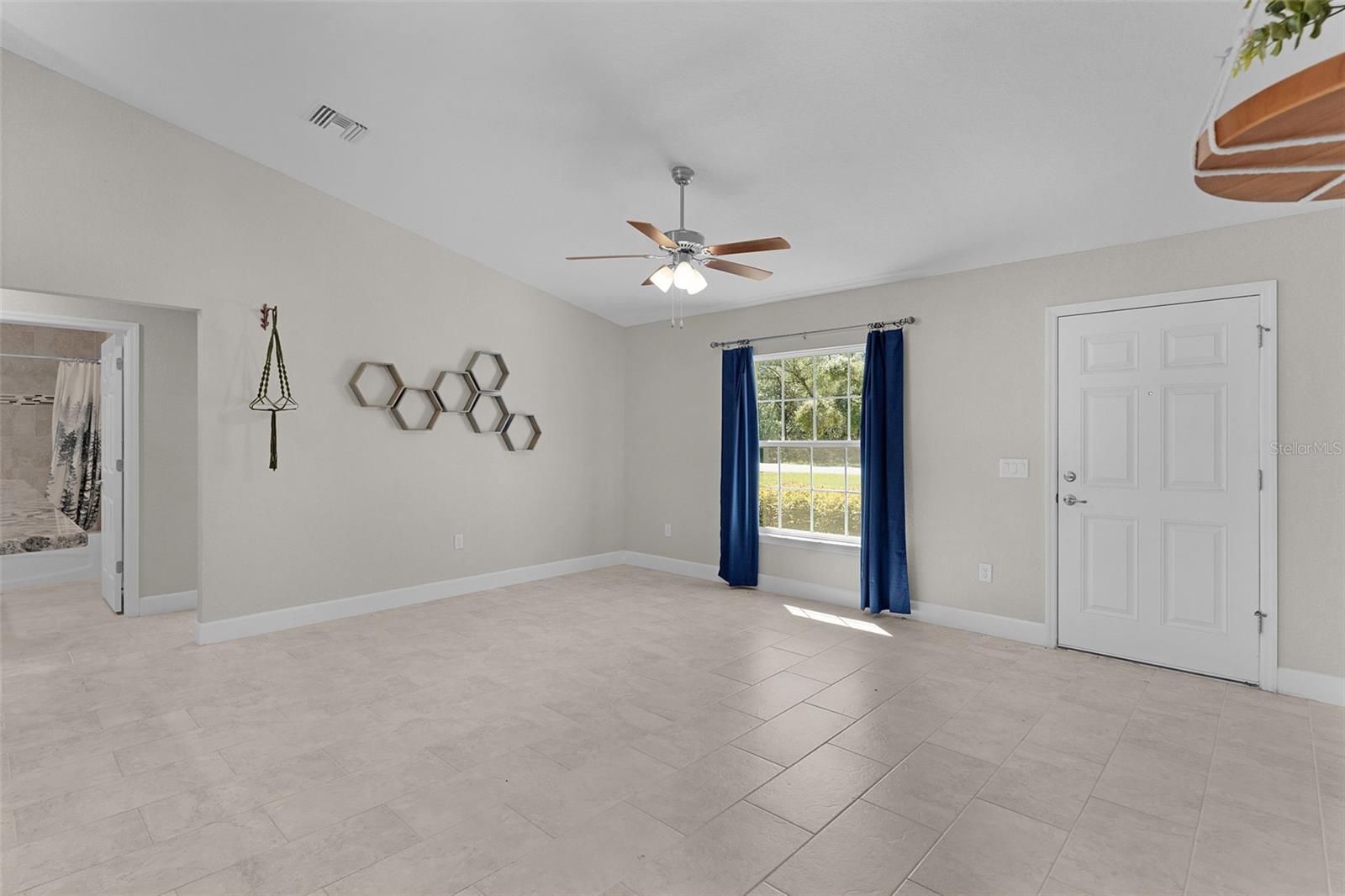 MARION OAKS UN 5 - Residential Lease
