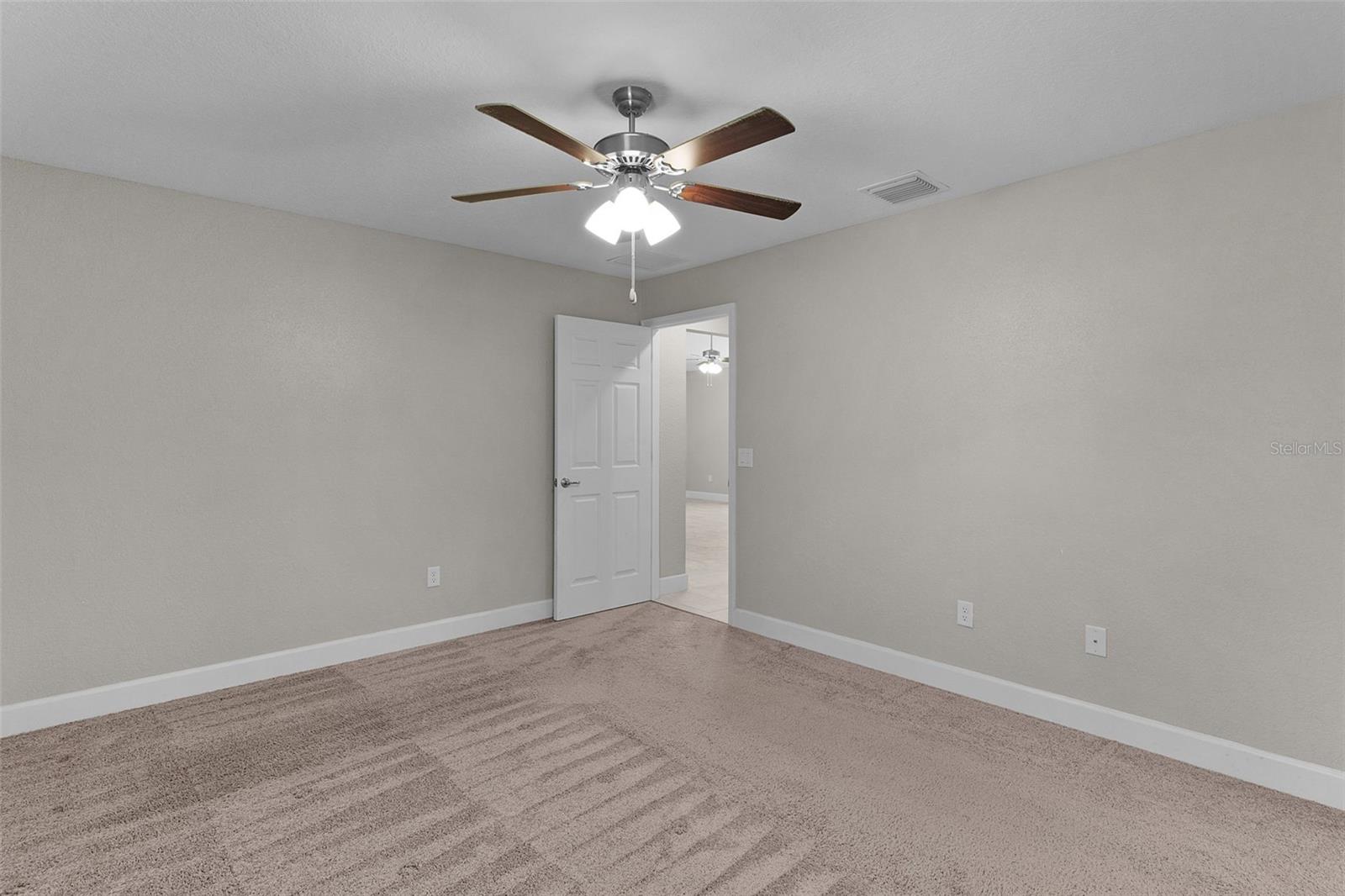 MARION OAKS UN 5 - Residential Lease
