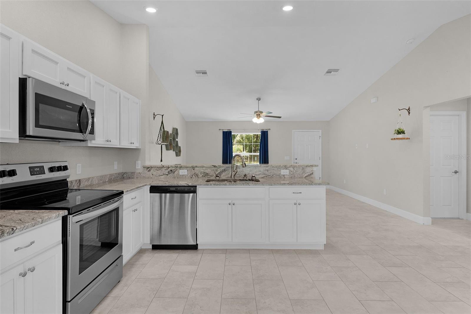 MARION OAKS UN 5 - Residential Lease