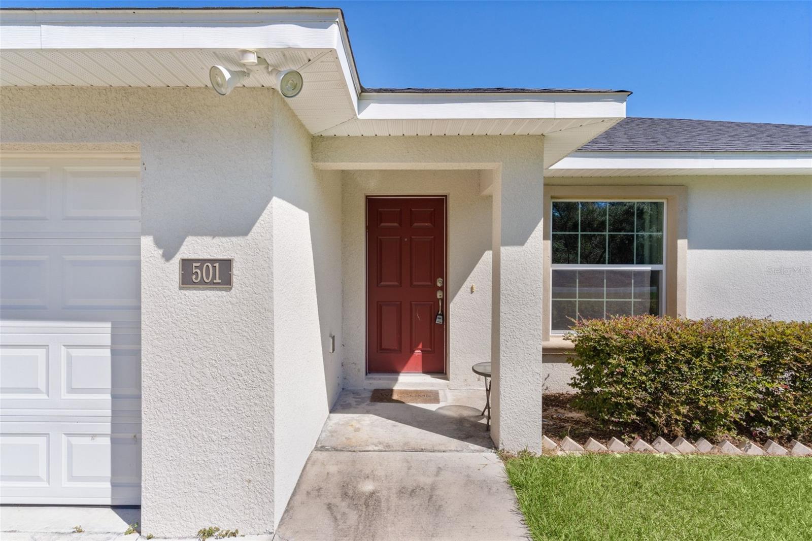 Welcome to this updated 3 bedroom 2 bath located in convenient Marion Oaks. This home has stainless steel appliances, split floor plan, inside laundry, and granite countertops throughout. The back yard is fenced in with vinyl fencing and has a storage shed for extra storage. Its also the perfect spot for gardeners!