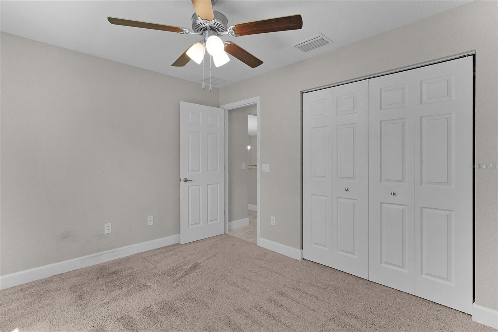 MARION OAKS UN 5 - Residential Lease