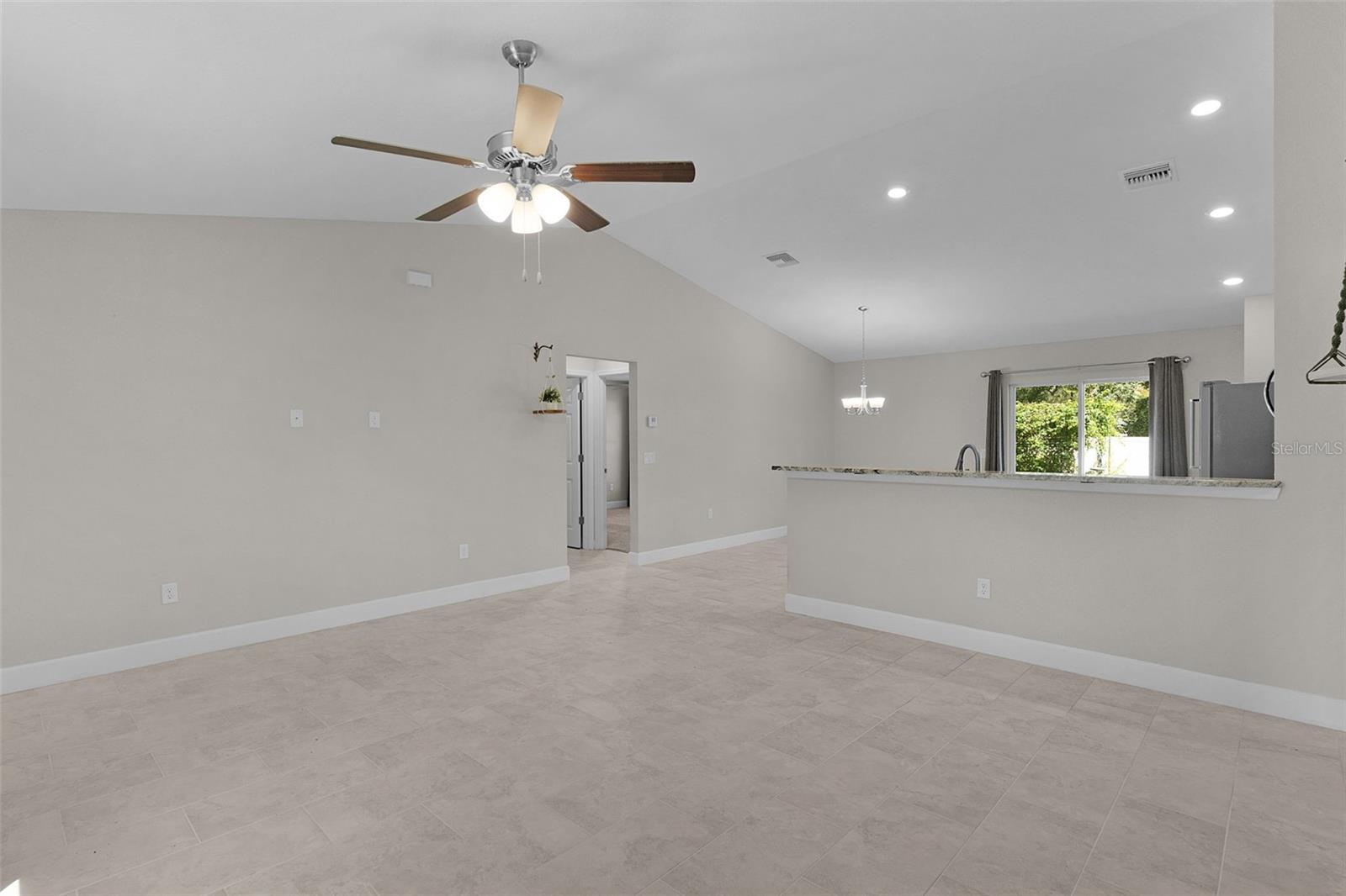 MARION OAKS UN 5 - Residential Lease