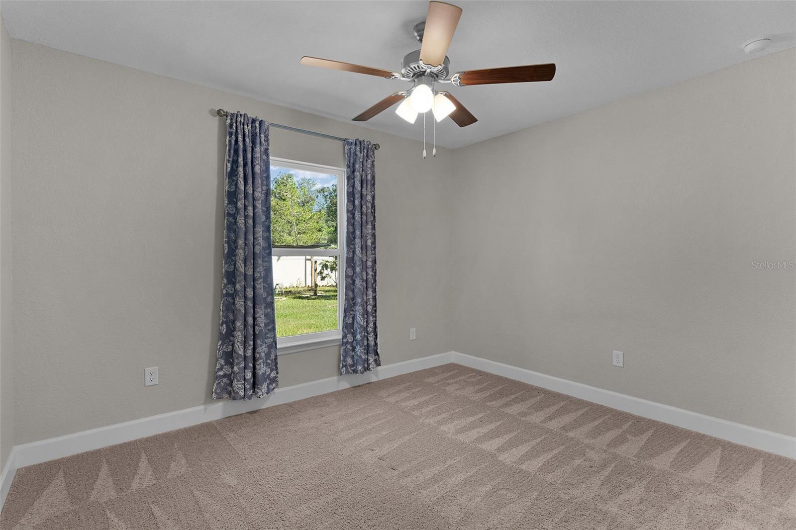 MARION OAKS UN 5 - Residential Lease