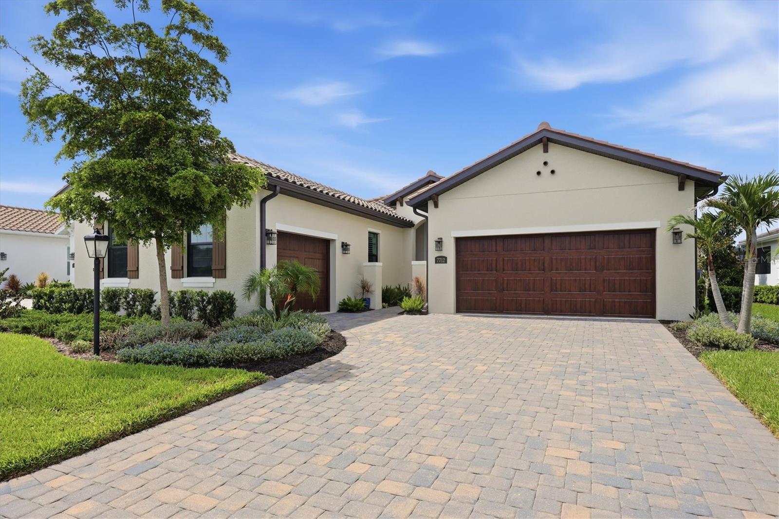 7712 SANDHILL LAKE DRIVE