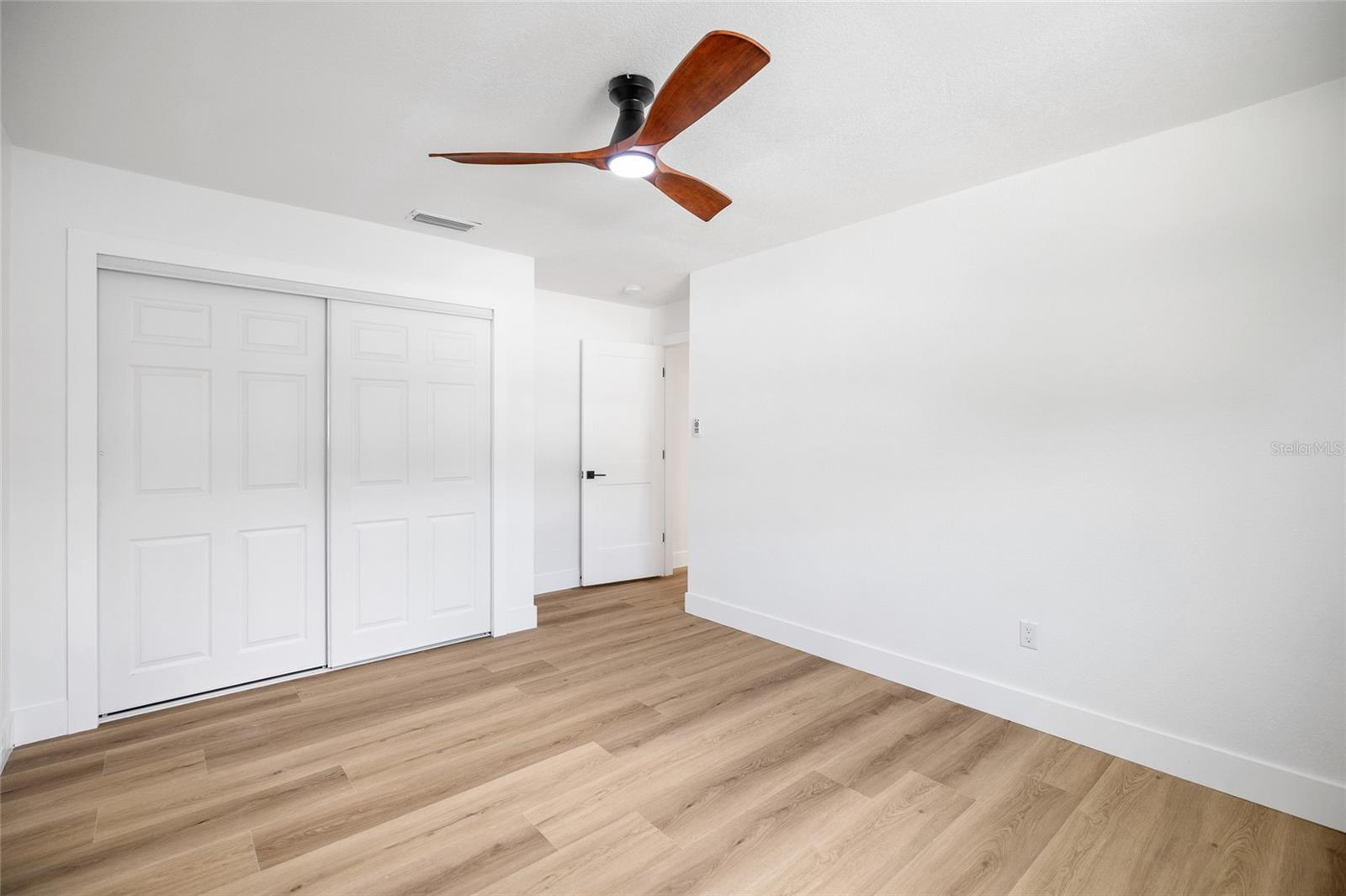 THE MANORS AT CRYSTAL LAKES - Residential